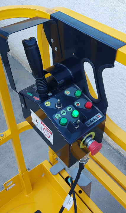 PLATAFORMA TESOURA COMPACT 12  a venda