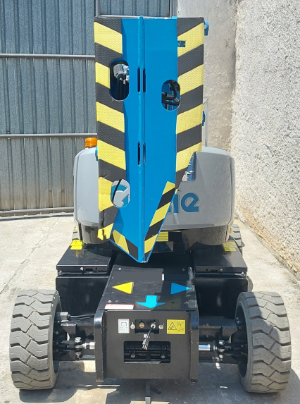 PLATAFORMA TESOURA GENIE Z45/25 DC a venda