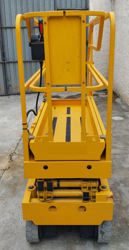 PLATAFORMA TESOURA HAULOTTE OPTIMUM 8 a venda